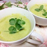 グリーンピースと新玉ねぎの豆乳スープ